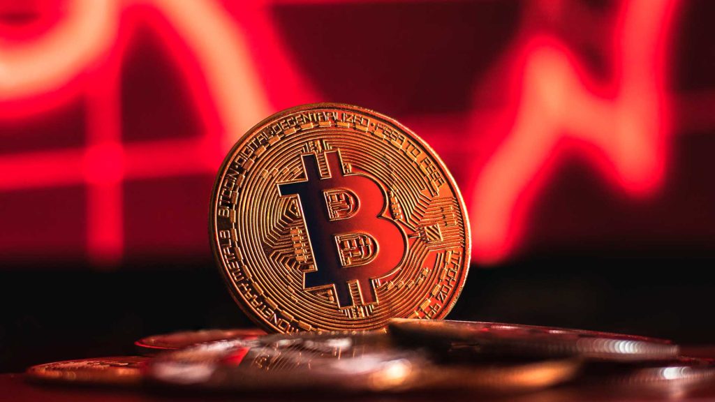 Bitcoin alcanza su valor más bajo en dos años.