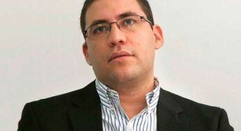 "Los gobiernos tienen armas y tribunales, Bitcoin no puede contra eso", alega profesor venezolano con PhD en Economía