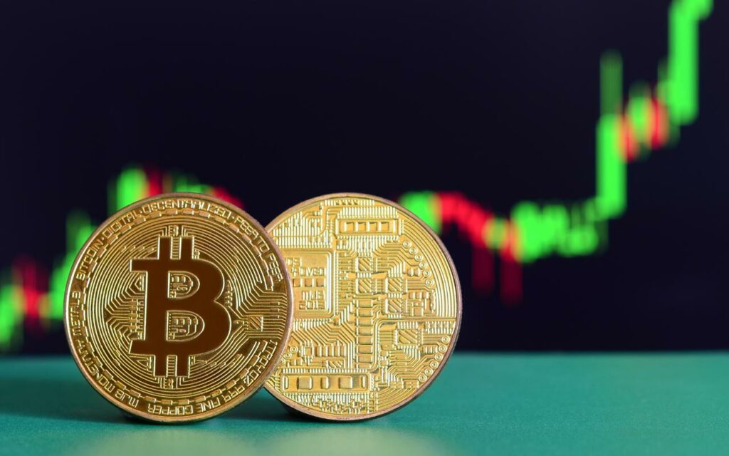 Bitcoin sube 40% en el año mientras que indicador entra en zona de "codicia" luego de 10 meses