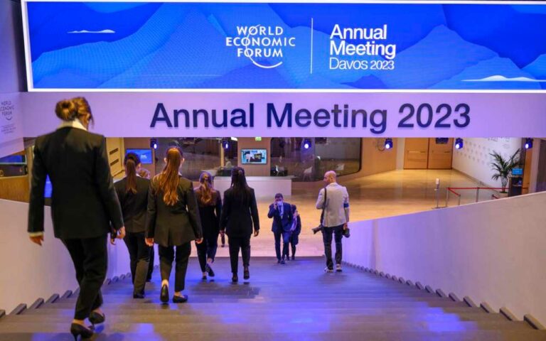 Participación de las criptomonedas en el Foro de Davos se vieron apagadas en 2023